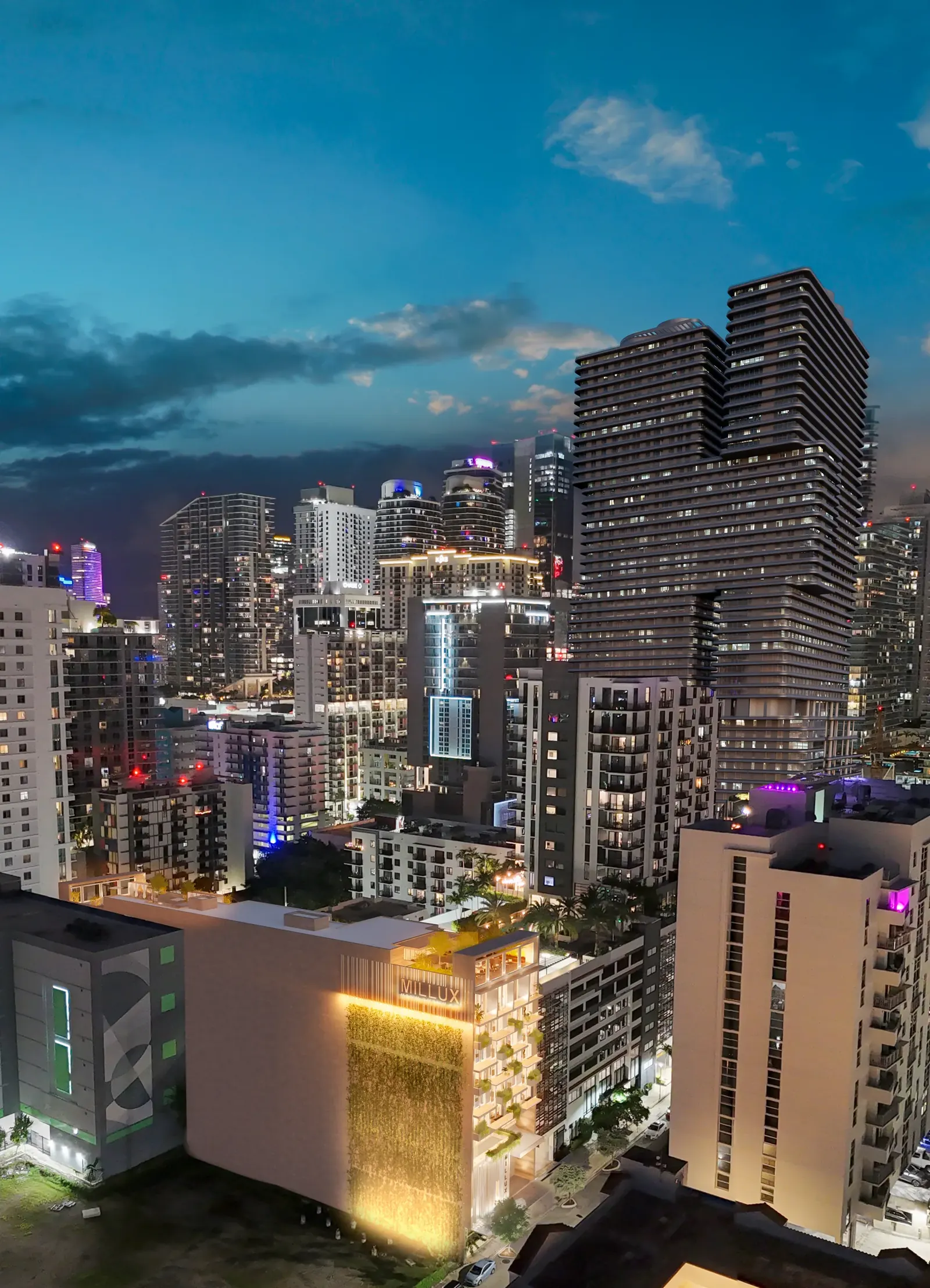 Millux Place — Brickell de noche